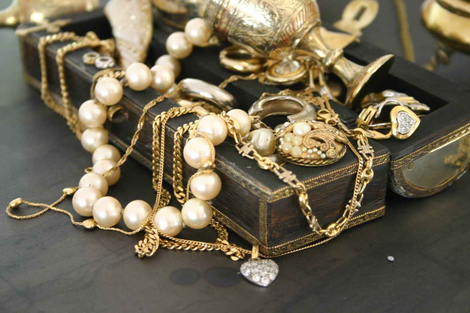 What We Buy at Houston Jewelry Buyers in Houston, TX