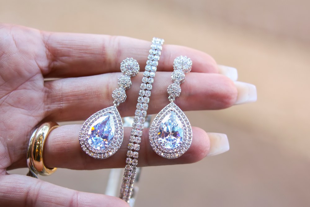 Sell Gently Used Earrings in Houston, TX